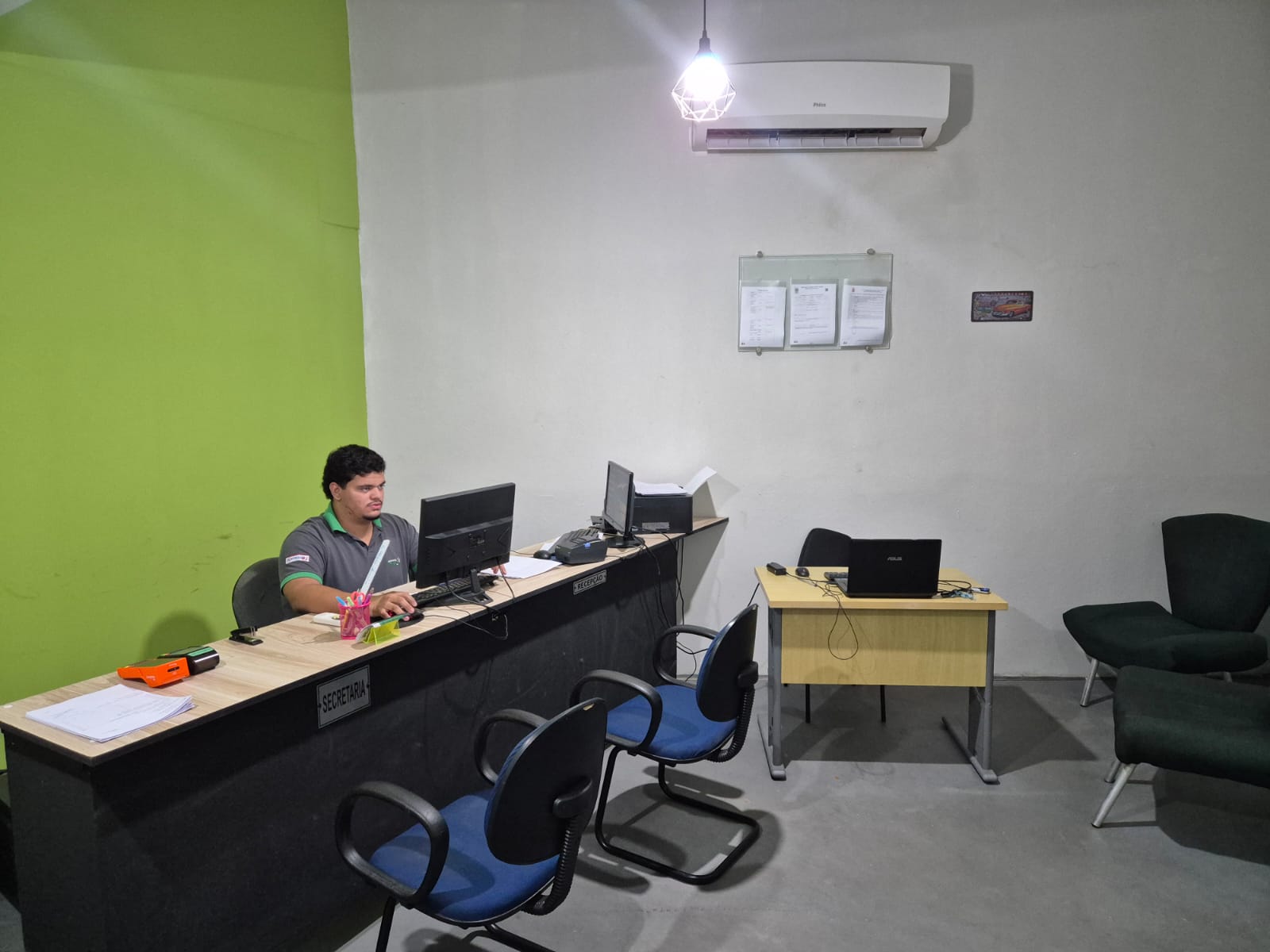 Recepção da Autoescola Piloto 3, atendimento humanizado em Campo Grande RJ